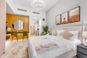 Fully Equipped Studio with Views